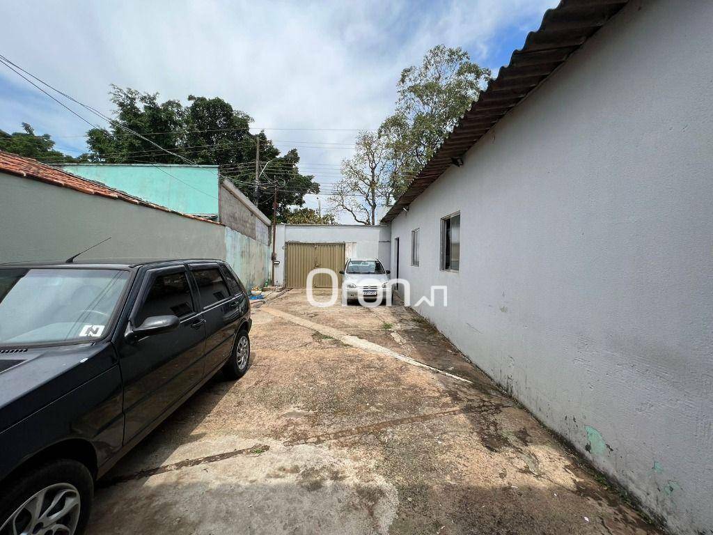 Casa à venda com 6 quartos, 240m² - Foto 16