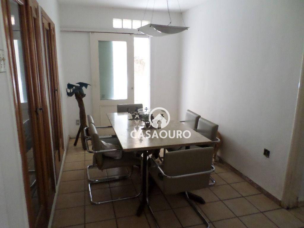 Casa à venda com 4 quartos, 300m² - Foto 9