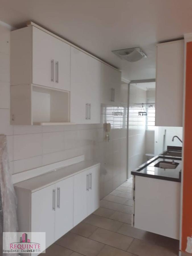 Apartamento à venda com 3 quartos, 75m² - Foto 10