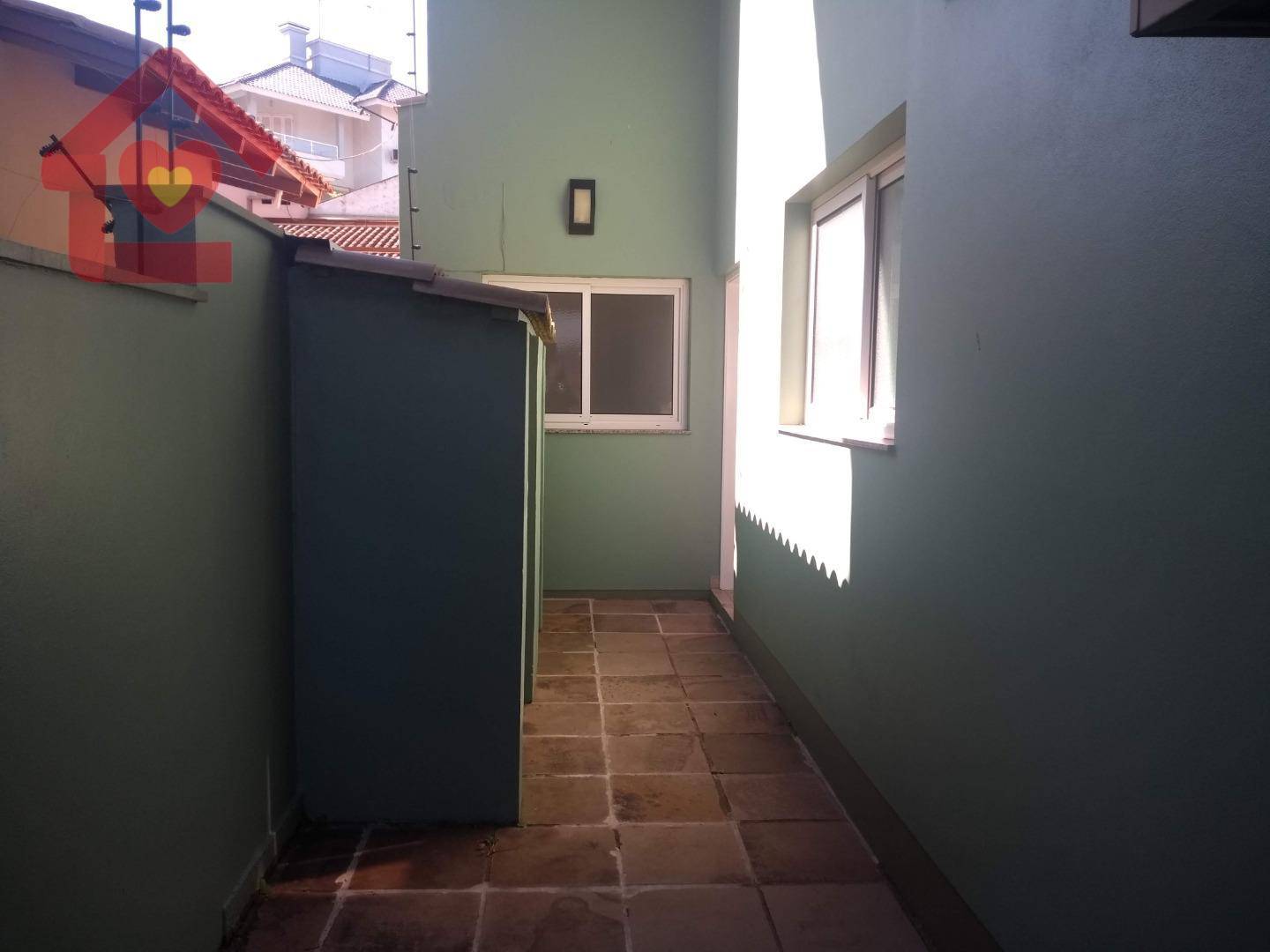 Casa à venda com 3 quartos, 230m² - Foto 12