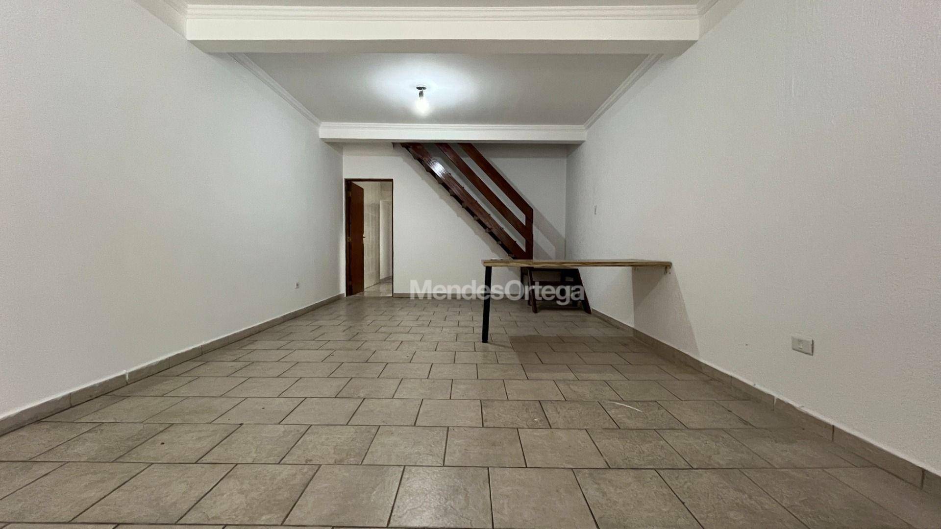 Casa para alugar com 4 quartos, 190m² - Foto 3