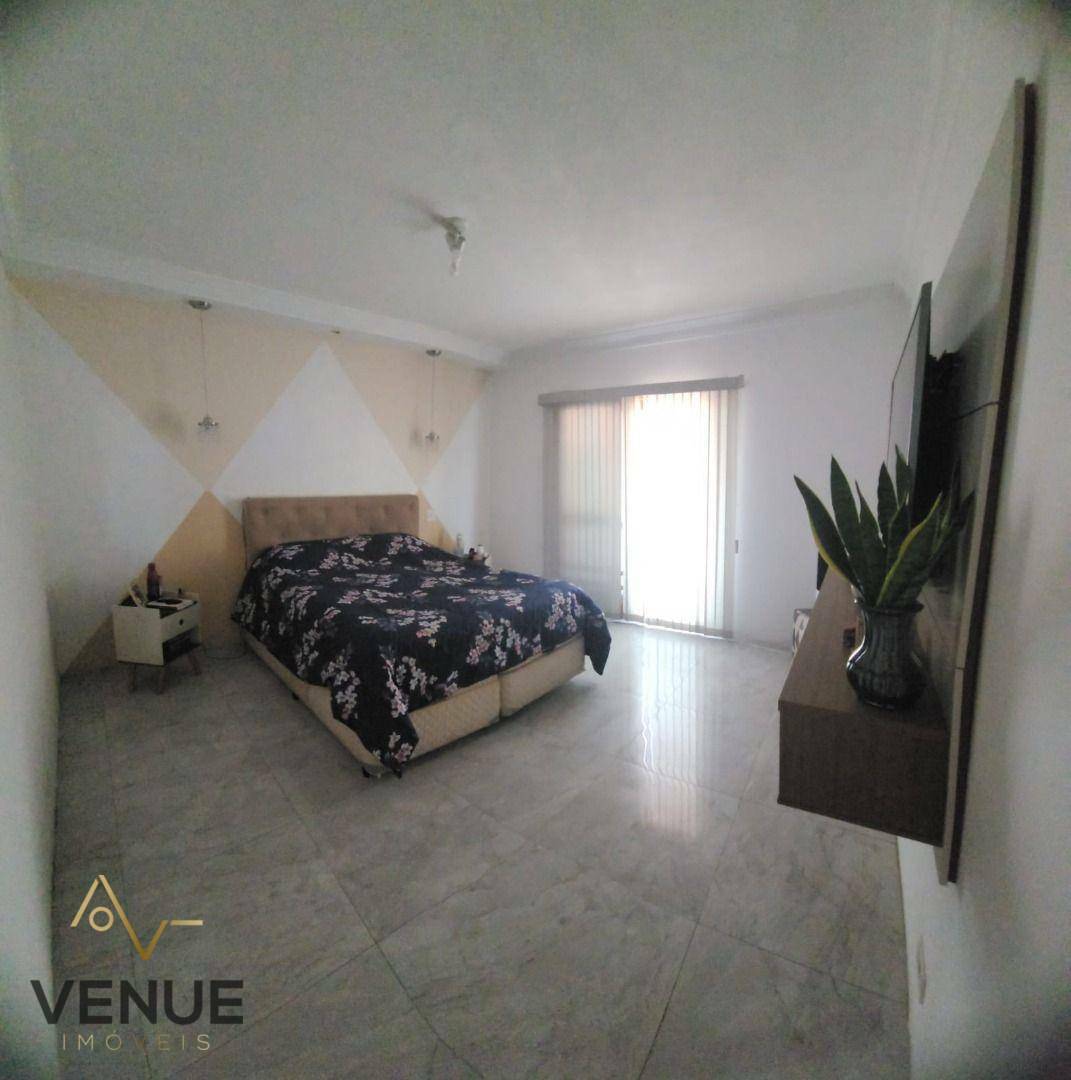 Casa à venda com 5 quartos, 300m² - Foto 19