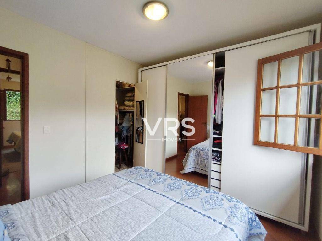 Casa à venda com 5 quartos, 180m² - Foto 31