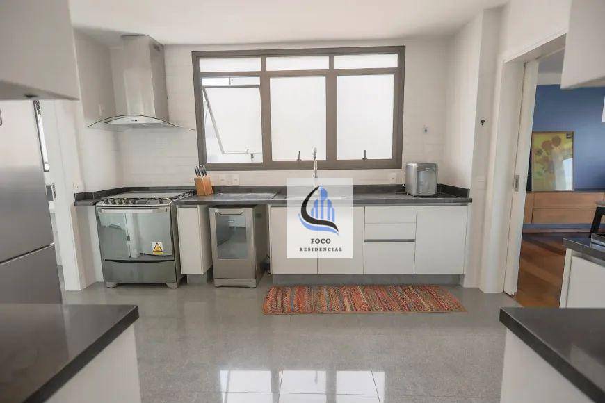 Apartamento à venda com 3 quartos, 227m² - Foto 17