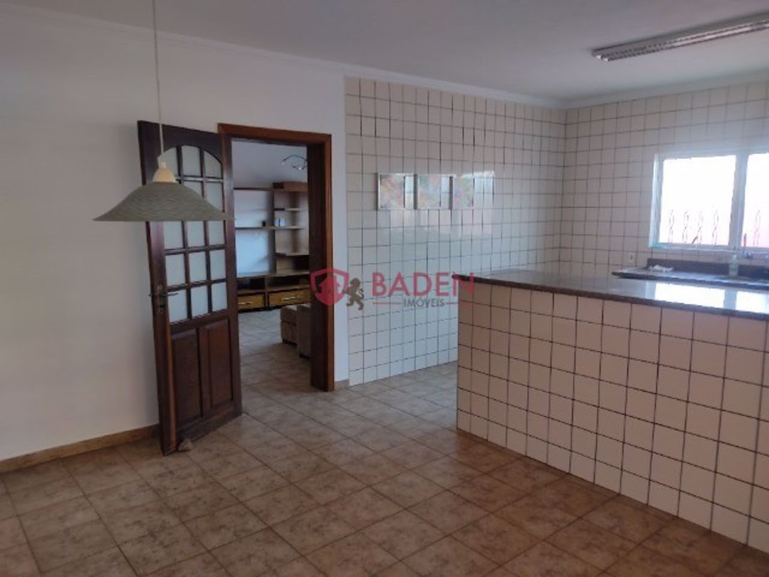 Casa à venda com 3 quartos, 250m² - Foto 5