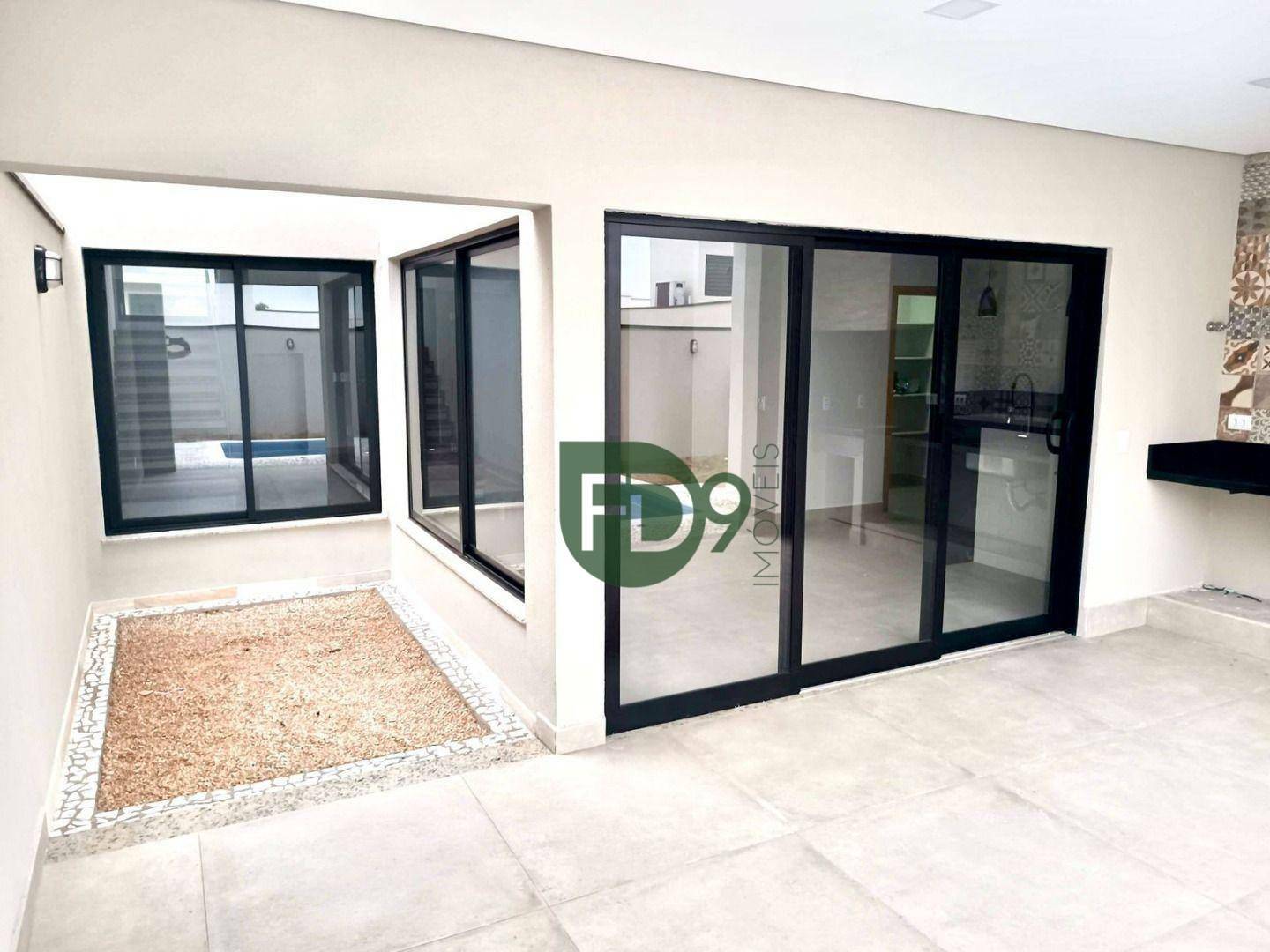 Casa de Condomínio à venda com 3 quartos, 226m² - Foto 3