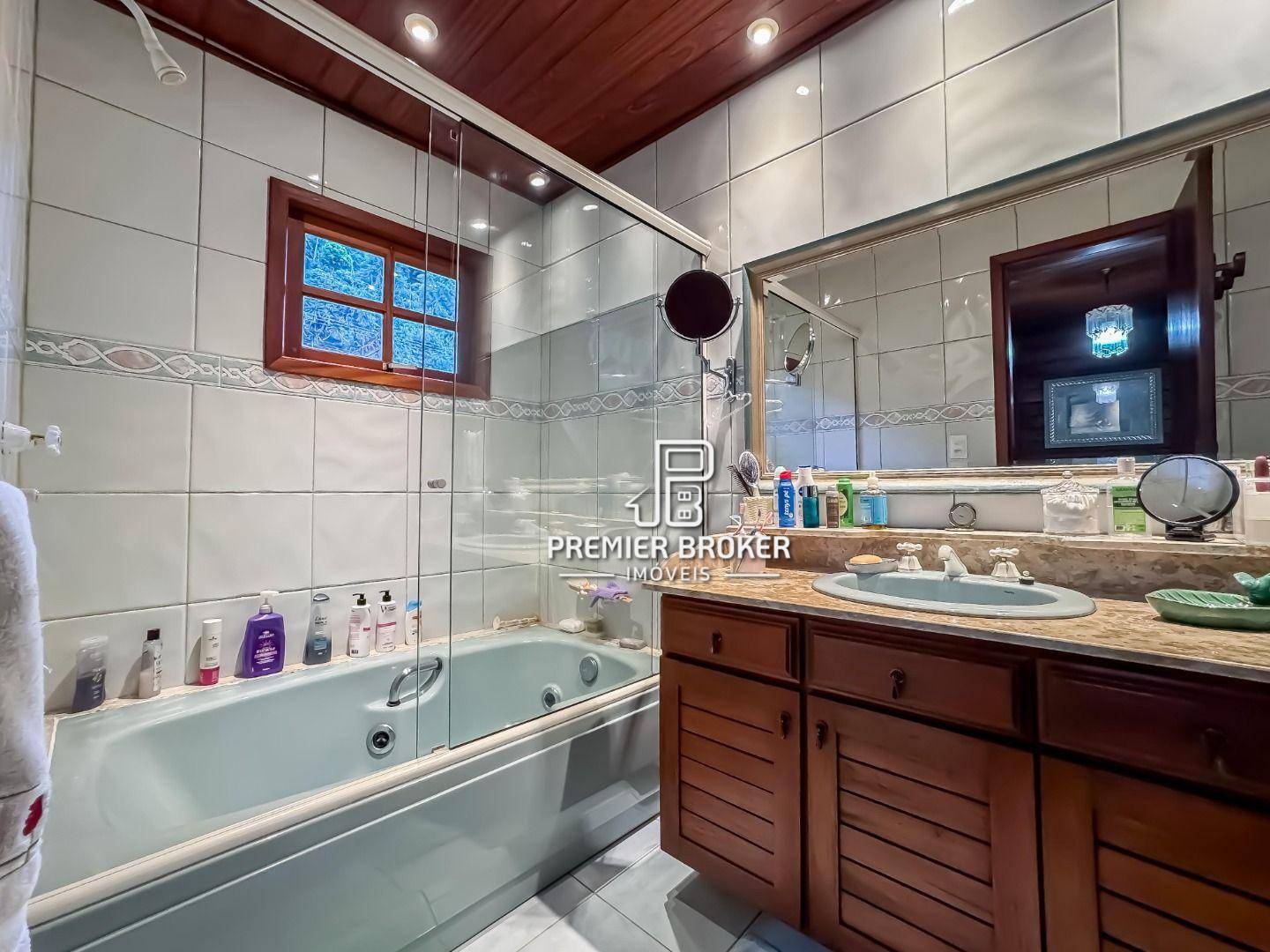Casa de Condomínio à venda com 4 quartos, 230m² - Foto 13