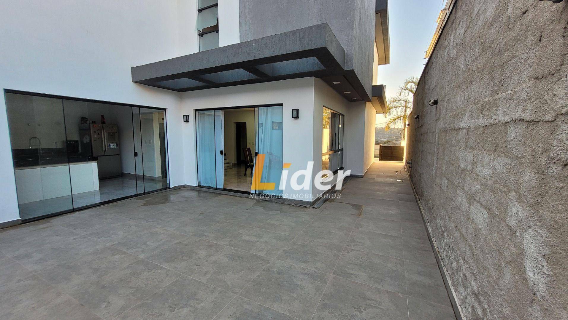 Casa de Condomínio à venda com 4 quartos, 300m² - Foto 35