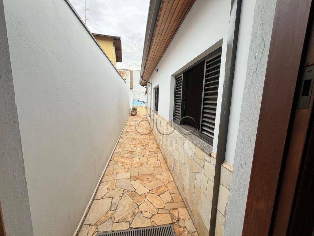 Casa à venda com 3 quartos, 200m² - Foto 45