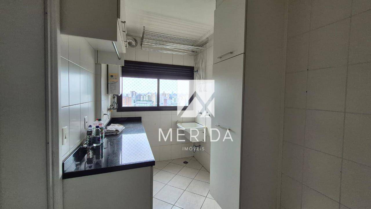 Apartamento para alugar com 3 quartos, 144m² - Foto 17