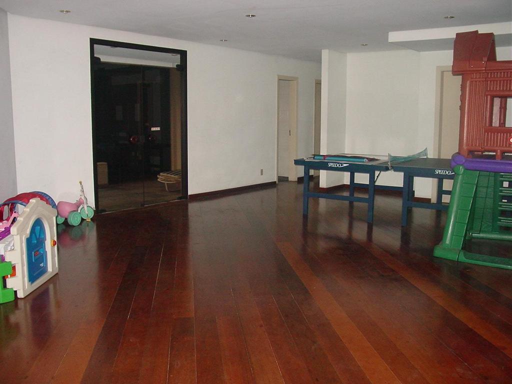 Apartamento à venda com 4 quartos, 200m² - Foto 3