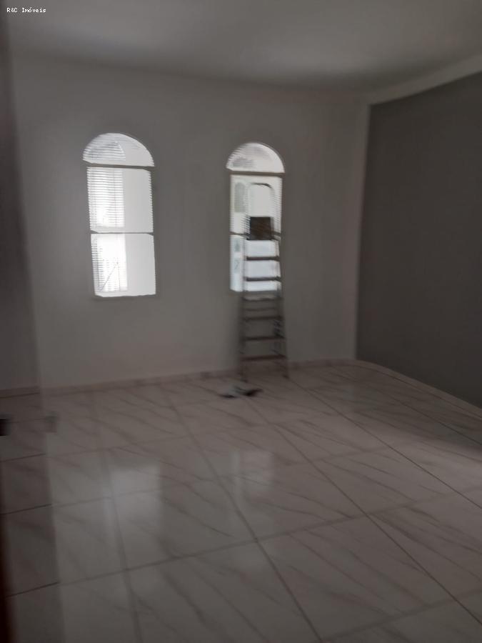 Casa para alugar com 2 quartos, 250m² - Foto 5