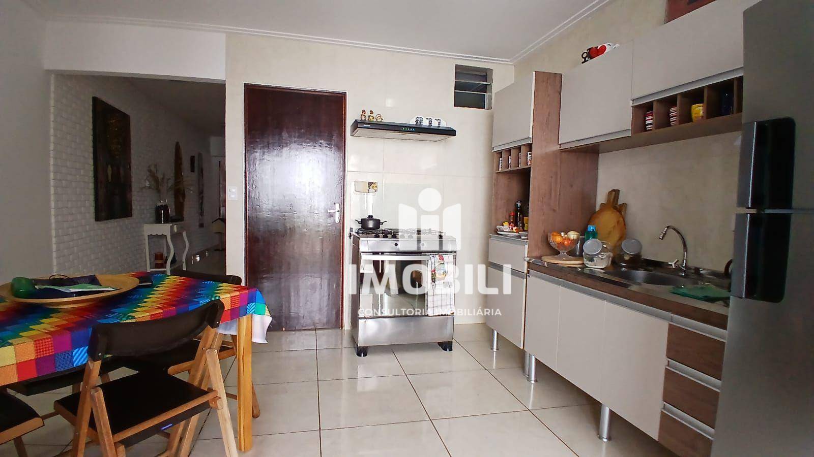 Casa à venda com 2 quartos, 100m² - Foto 13