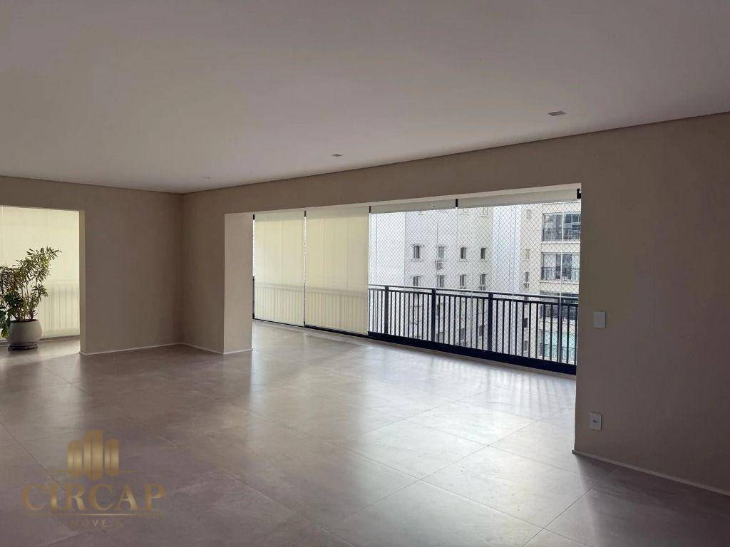 Apartamento, 3 quartos, 226 m² - Foto 2