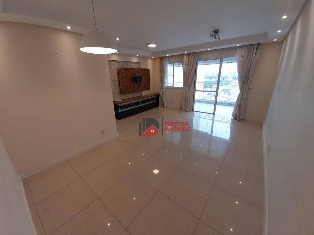 Apartamento à venda com 3 quartos, 80m² - Foto 1