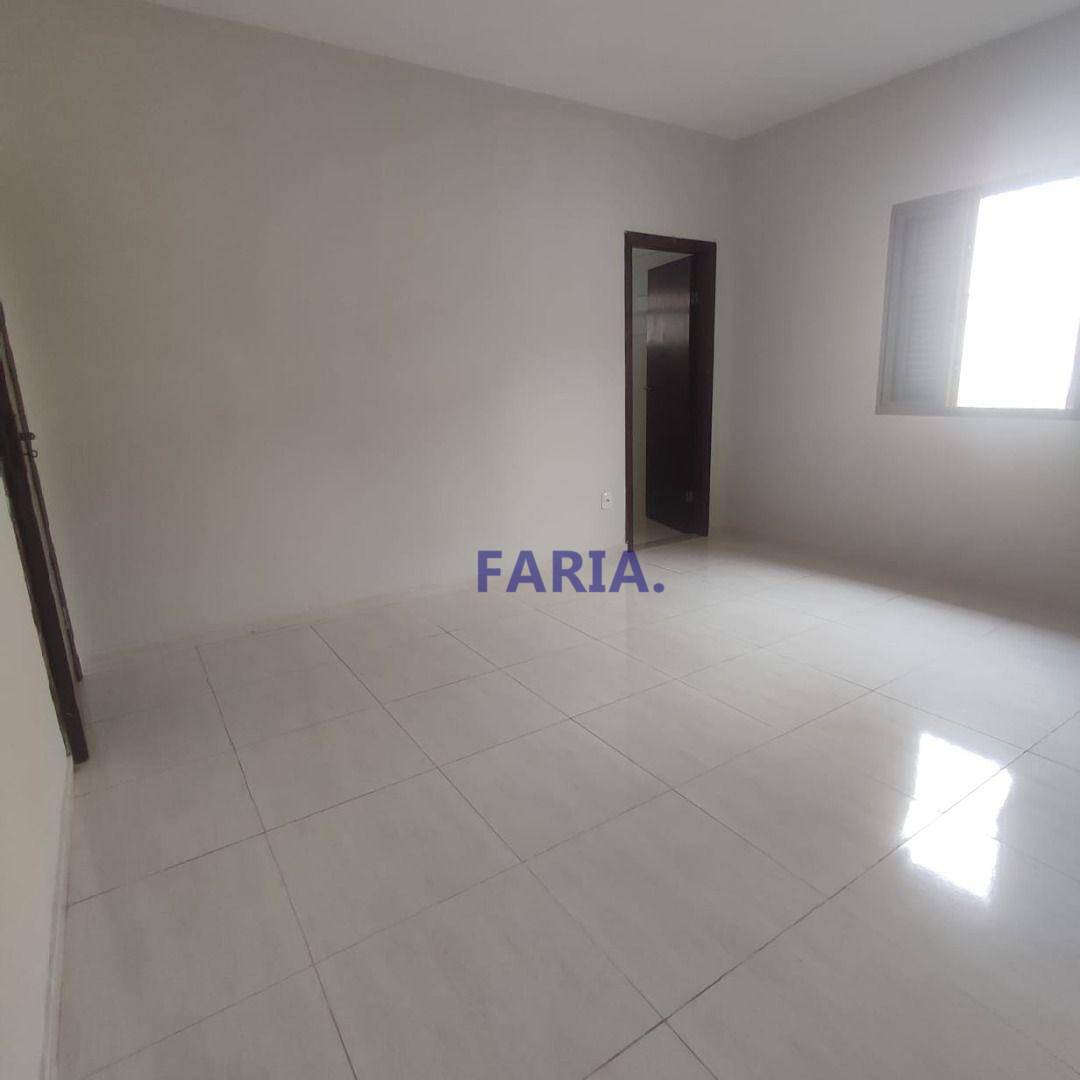 Casa, 3 quartos, 200 m² - Foto 4