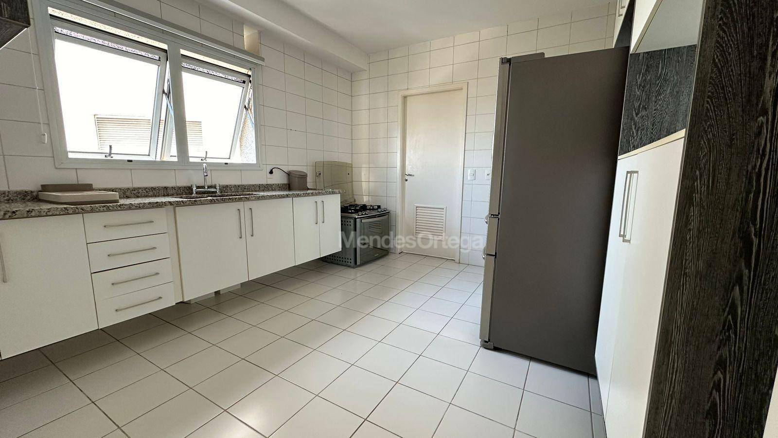 Apartamento à venda com 3 quartos, 194m² - Foto 14