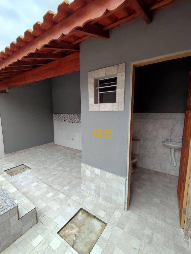 Casa à venda com 2 quartos, 69m² - Foto 2