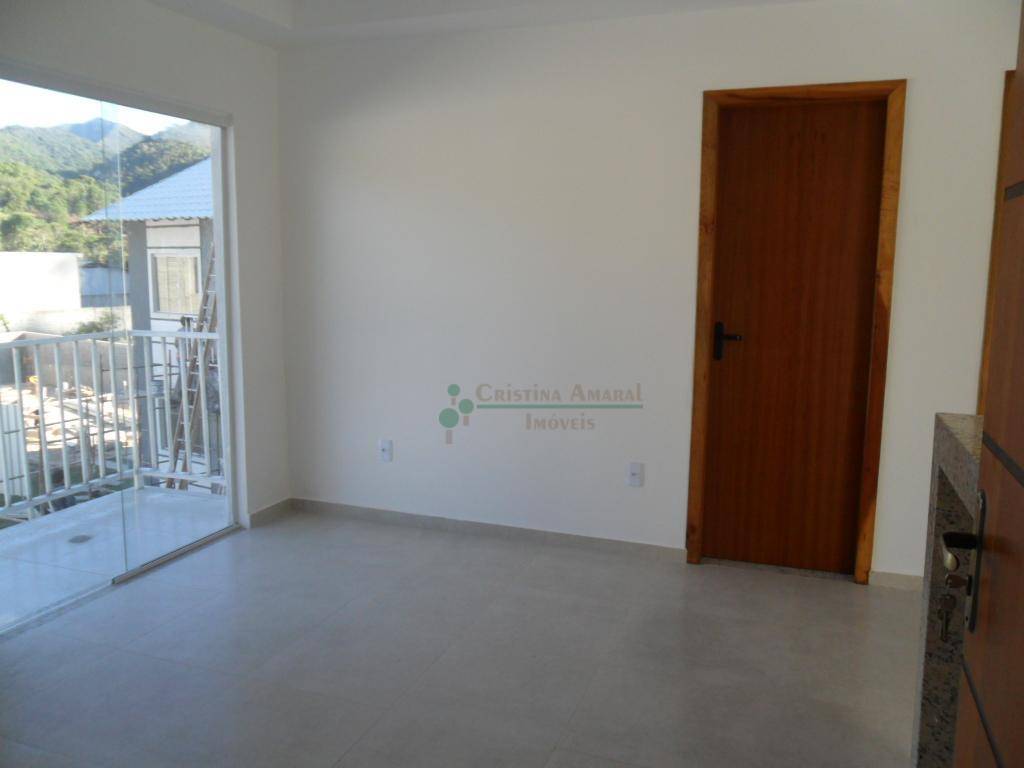 Casa à venda com 2 quartos, 50m² - Foto 11