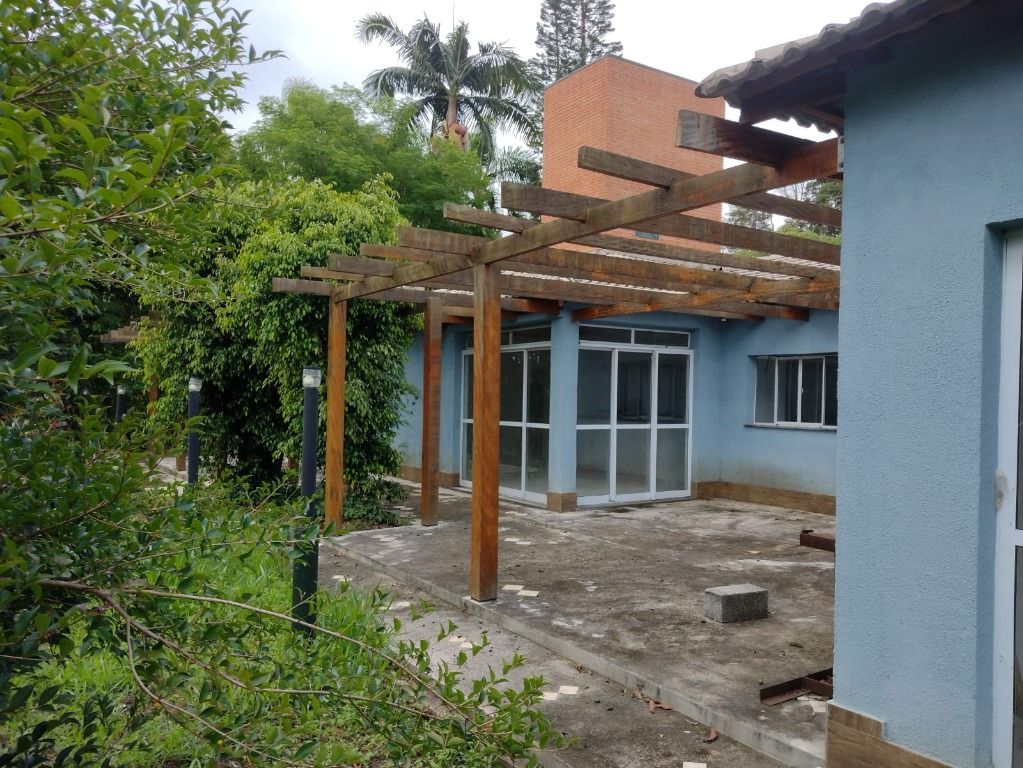 Casa de Condomínio à venda com 3 quartos, 350m² - Foto 2