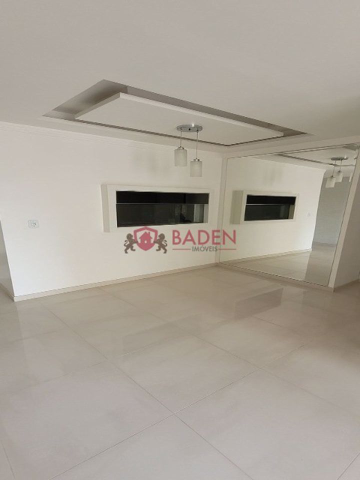 Apartamento à venda com 3 quartos, 72m² - Foto 2