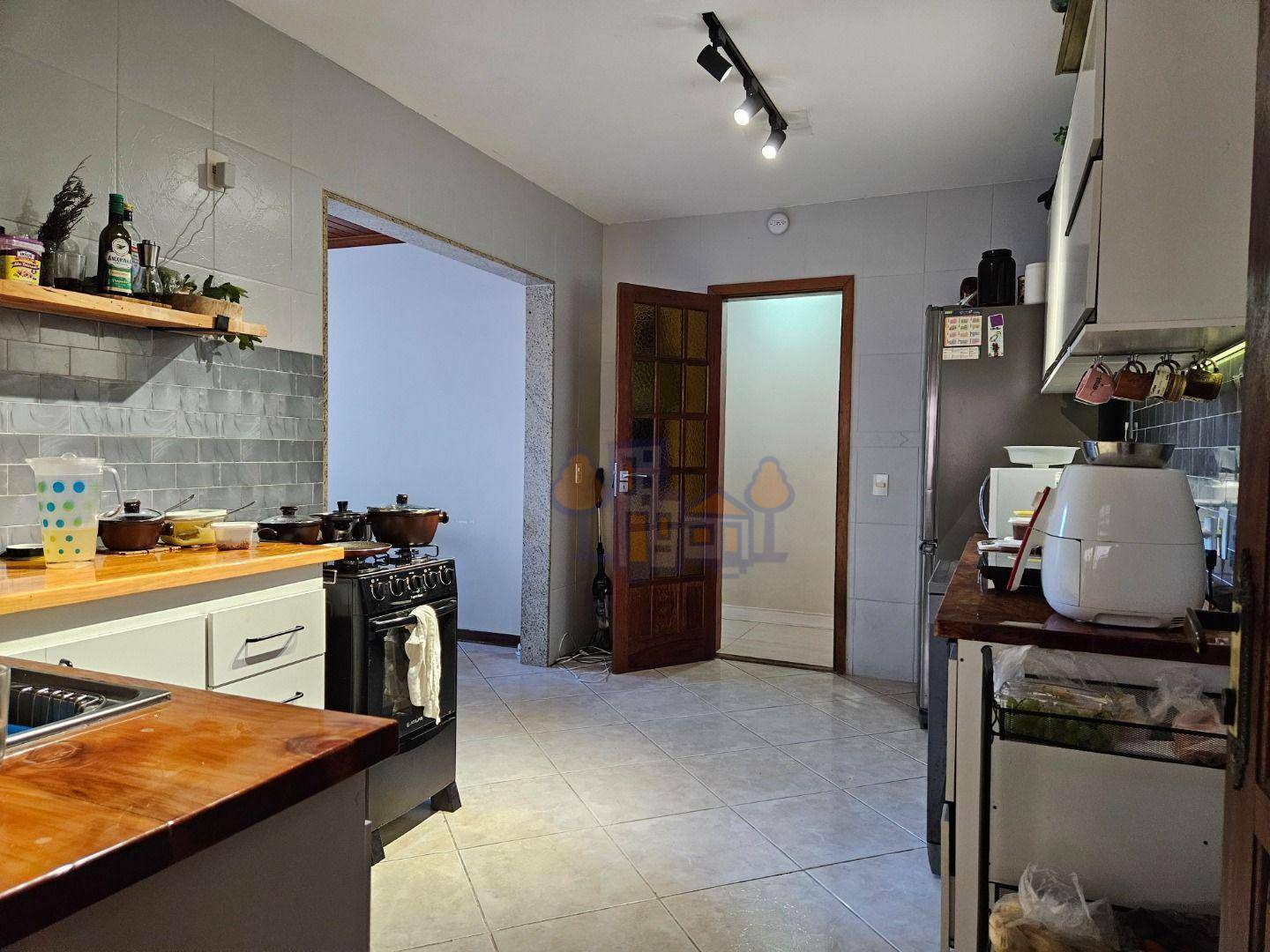 Casa à venda com 4 quartos, 456m² - Foto 16