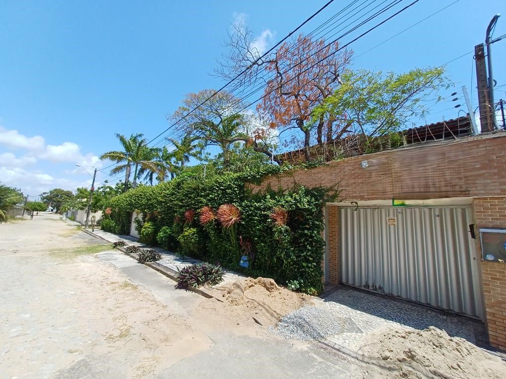 Casa para alugar com 3 quartos, 800m² - Foto 1