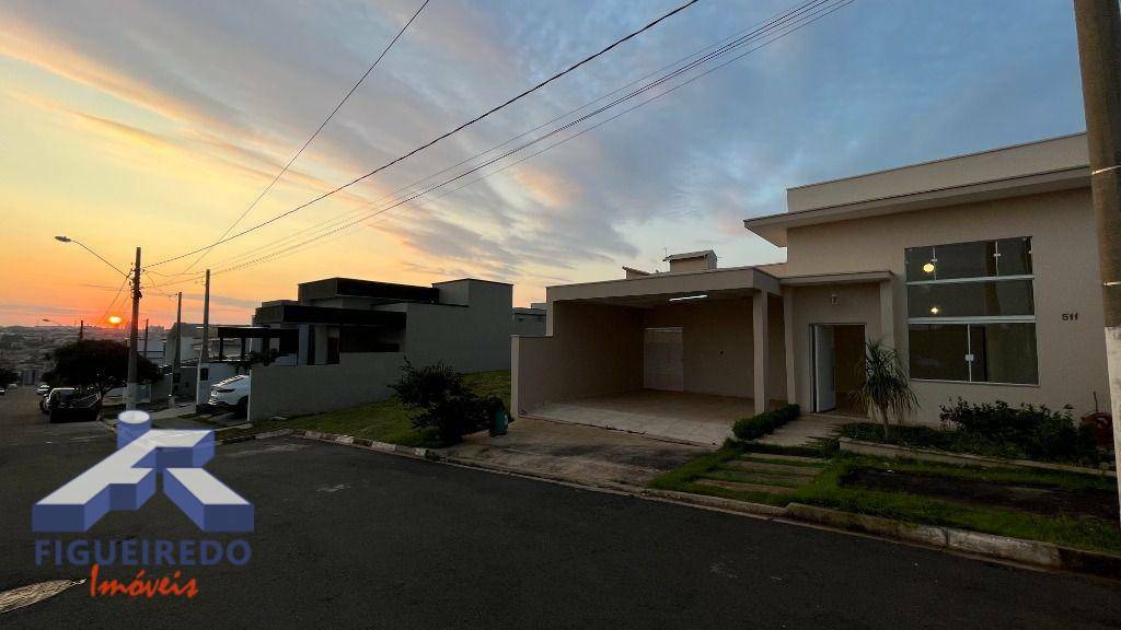 Casa de Condomínio à venda com 3 quartos, 160m² - Foto 2