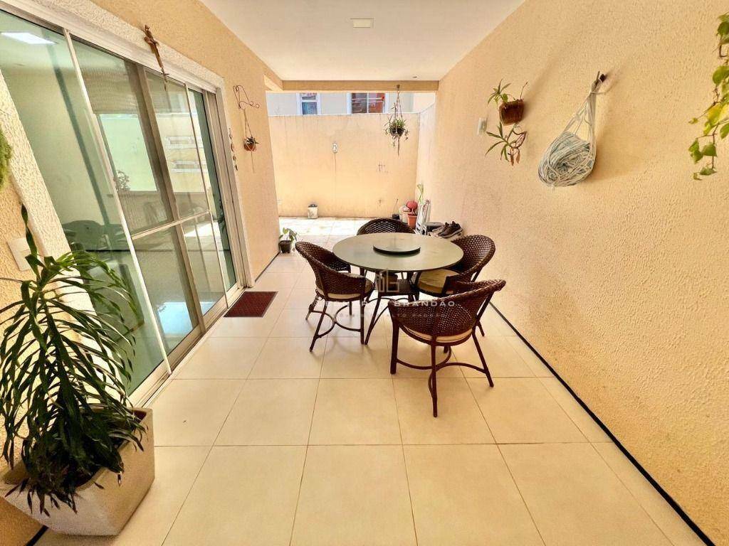Casa de Condomínio à venda com 4 quartos, 165m² - Foto 17