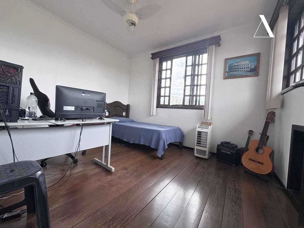 Casa, 4 quartos, 240 m² - Foto 3