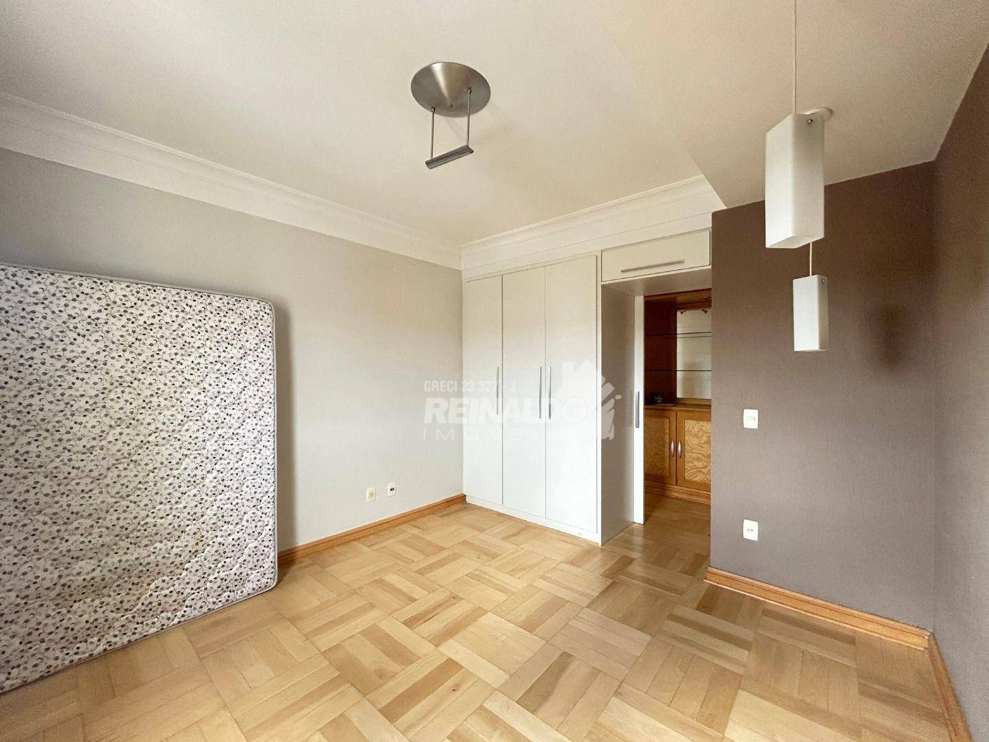 Apartamento para alugar com 3 quartos, 145m² - Foto 22