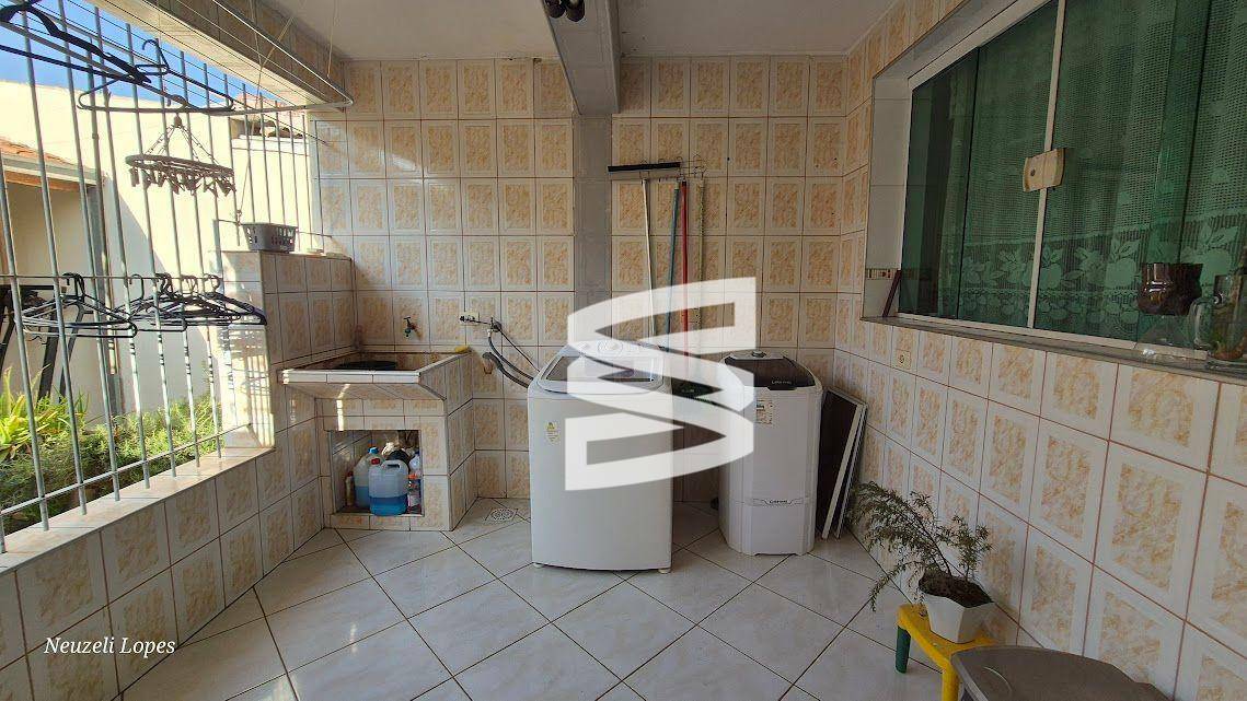 Casa à venda com 2 quartos, 121m² - Foto 8