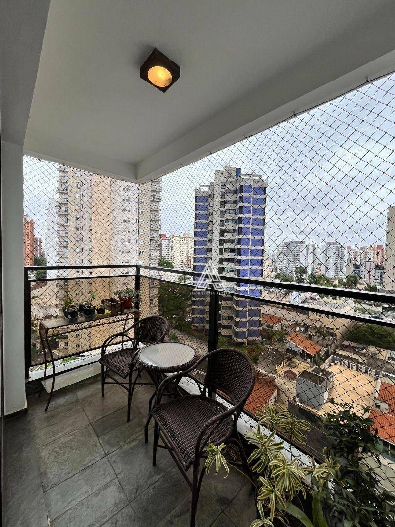 Apartamento à venda com 4 quartos, 150m² - Foto 8