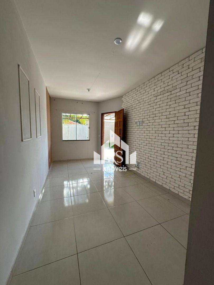 Casa à venda com 2 quartos, 64m² - Foto 5