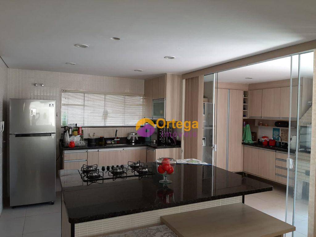 Casa de Condomínio à venda com 4 quartos, 300m² - Foto 14