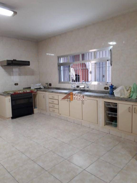 Sobrado à venda com 4 quartos, 359m² - Foto 2