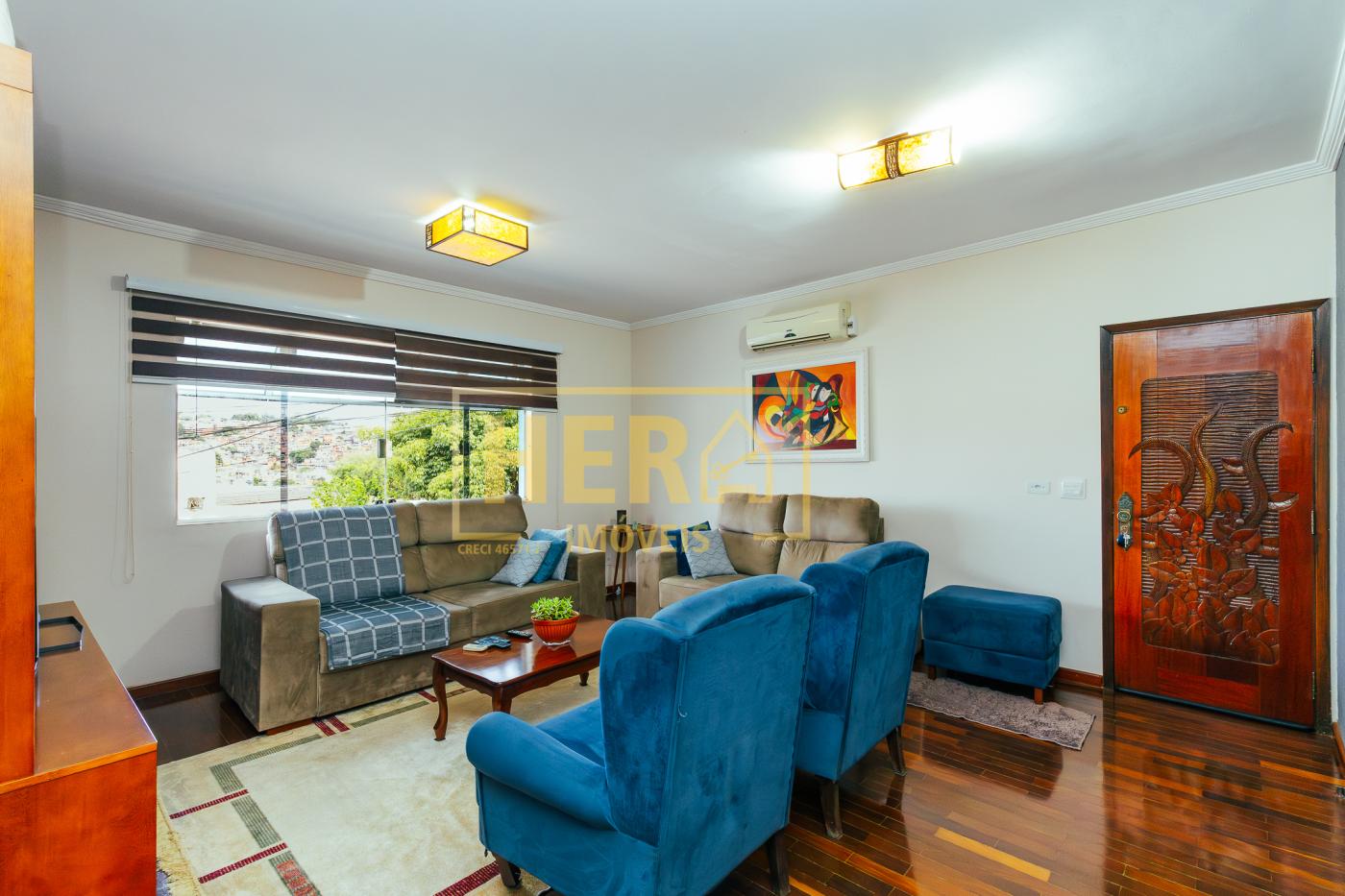 Casa à venda com 3 quartos, 227m² - Foto 3