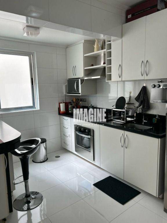 Apartamento à venda com 2 quartos, 68m² - Foto 11