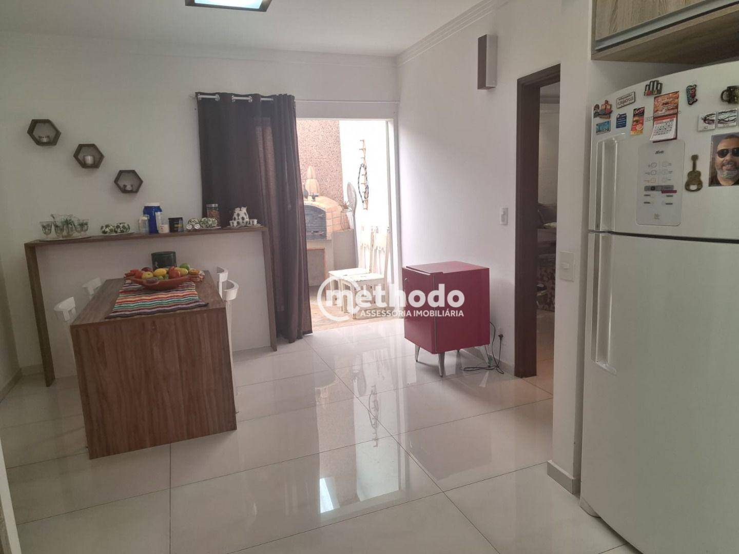 Casa à venda com 3 quartos, 220m² - Foto 5