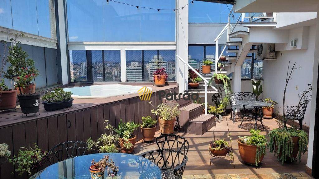 Cobertura, 3 quartos, 196 m² - Foto 1