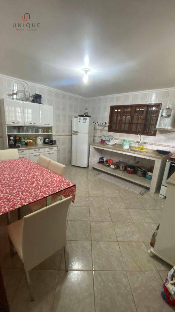 Casa à venda com 3 quartos, 250m² - Foto 2