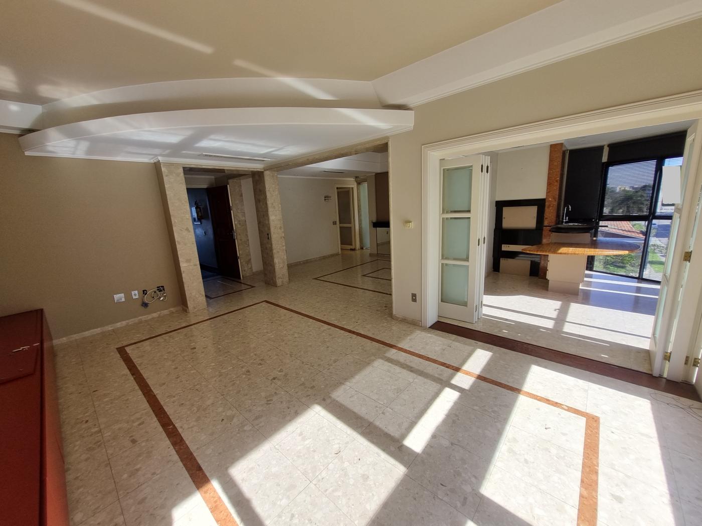 Apartamento à venda com 3 quartos, 300m² - Foto 4