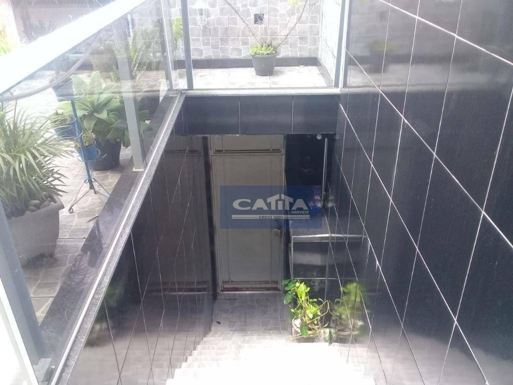 Sobrado à venda com 3 quartos, 320m² - Foto 2