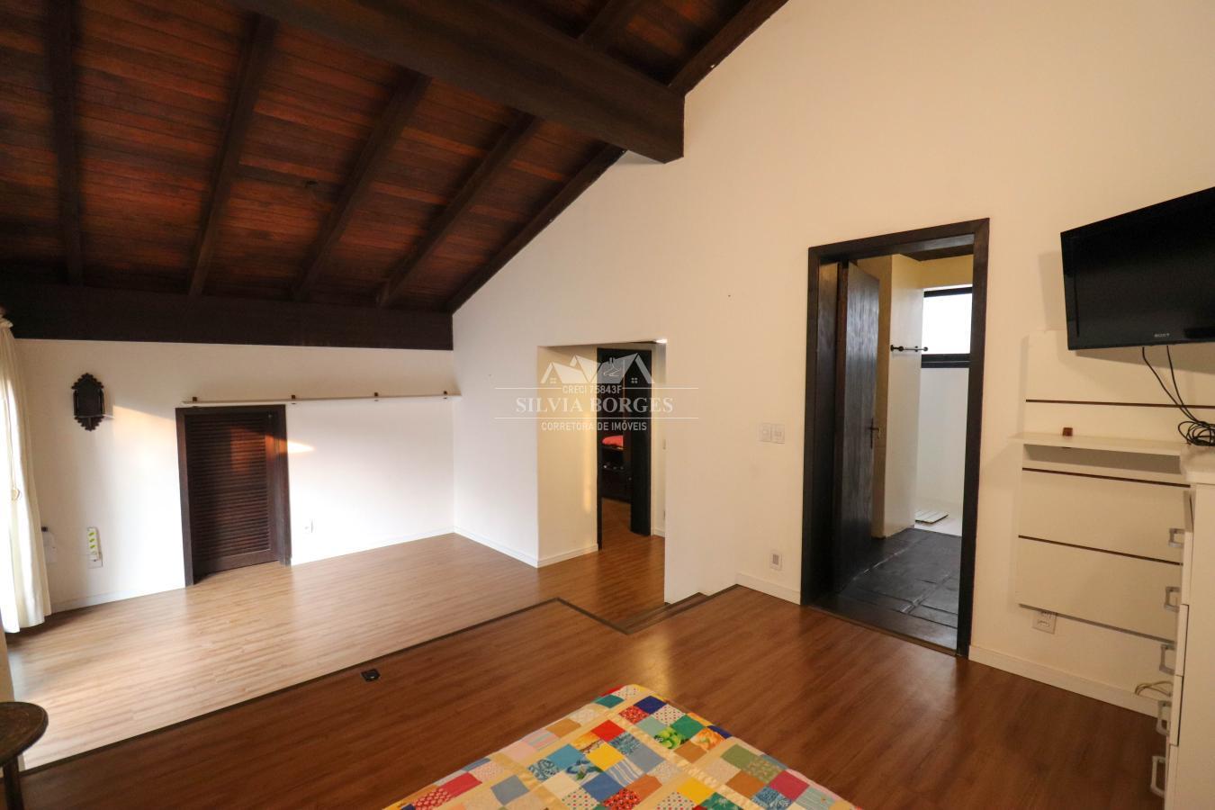 Casa à venda com 6 quartos, 24m² - Foto 40