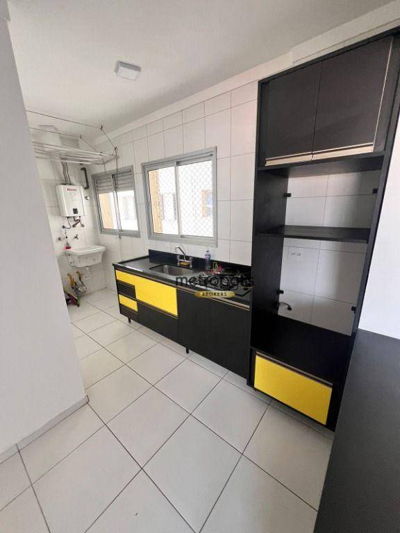 Apartamento à venda com 2 quartos, 61m² - Foto 4