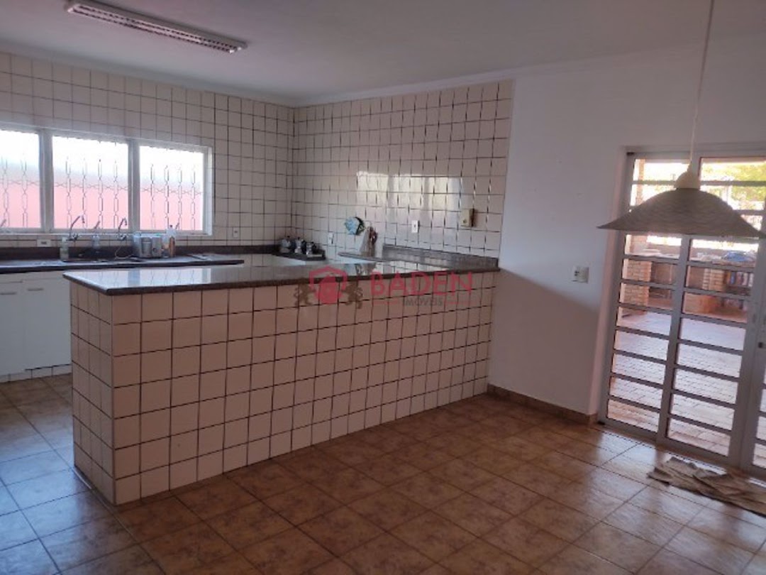 Casa à venda com 3 quartos, 250m² - Foto 7