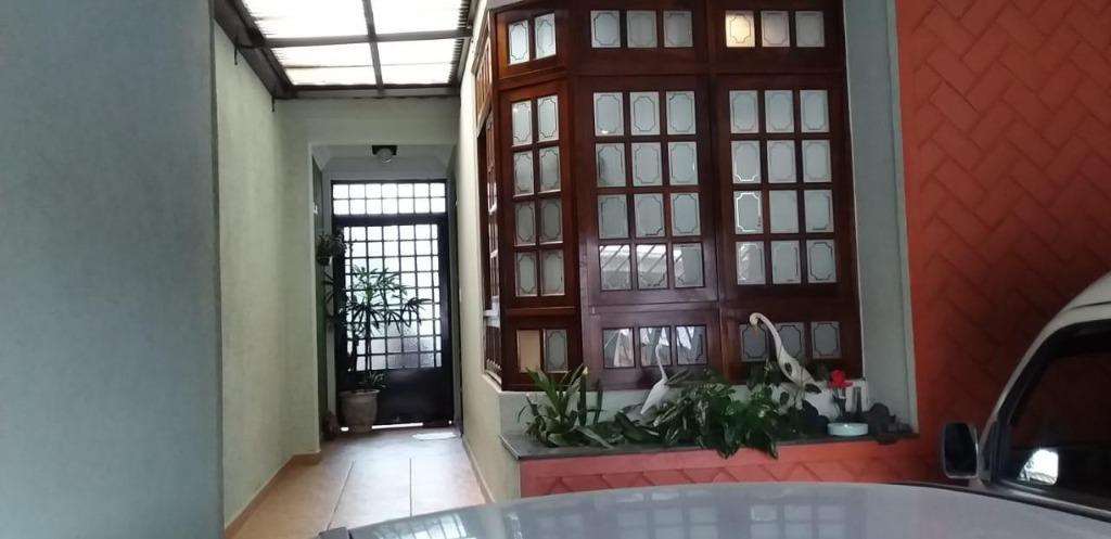 Sobrado à venda com 3 quartos, 280m² - Foto 1