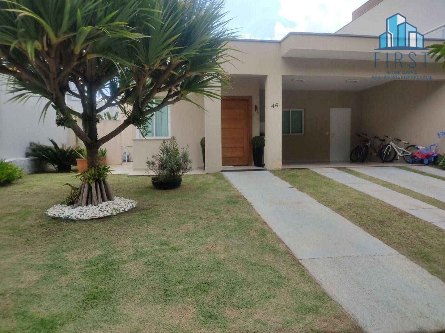 Casa de Condomínio à venda com 3 quartos, 200m² - Foto 1