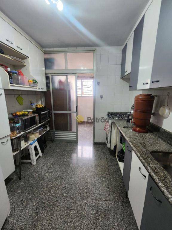 Apartamento à venda com 3 quartos, 82m² - Foto 10