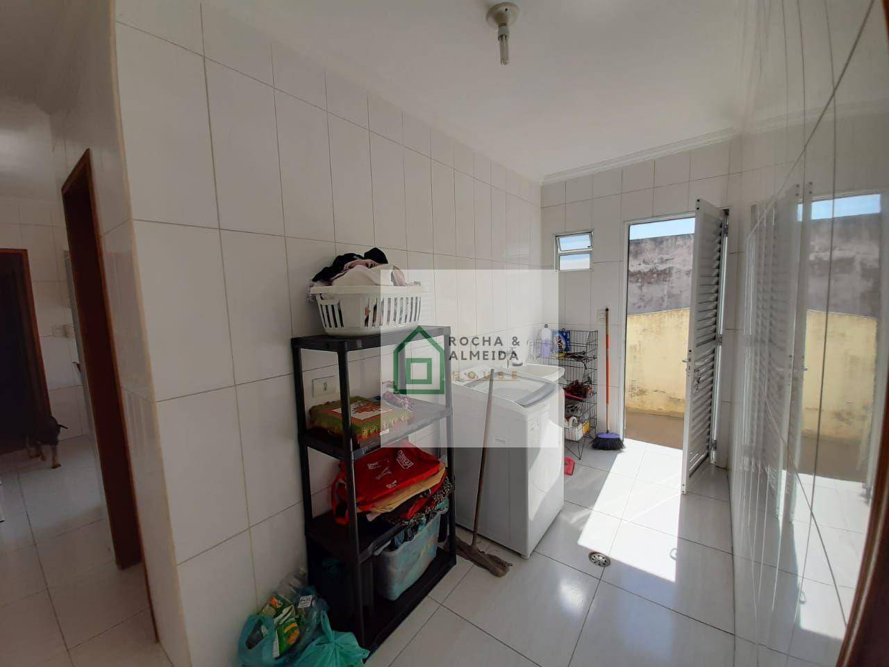 Sobrado à venda com 3 quartos, 189m² - Foto 4